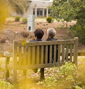 어르신 주거·식사·여가 모두 제공하는 ‘분양형 실버타운’ 재도입