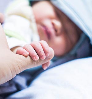 사회복지사, 간호조무사 등 돌봄 전문 인력을 위한 단축 교육과정 신설