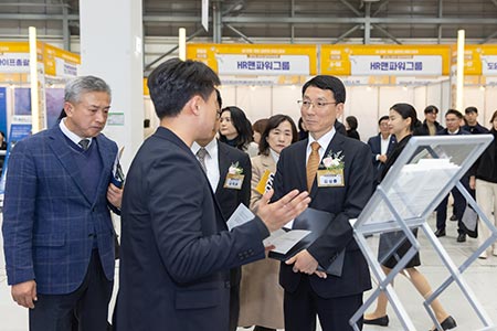 노인·중장년 일자리박람회 2개월 간 31개 시군에서 진행