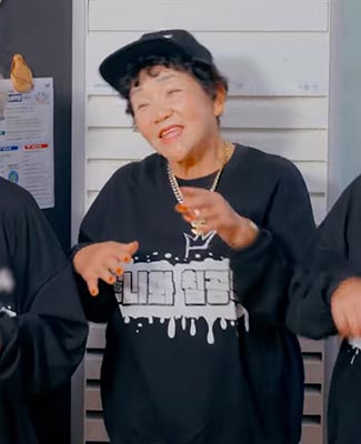 휴대폰에 운동 상품권이 들어있다고? | 생기발랄 칠곡할매들의 하루